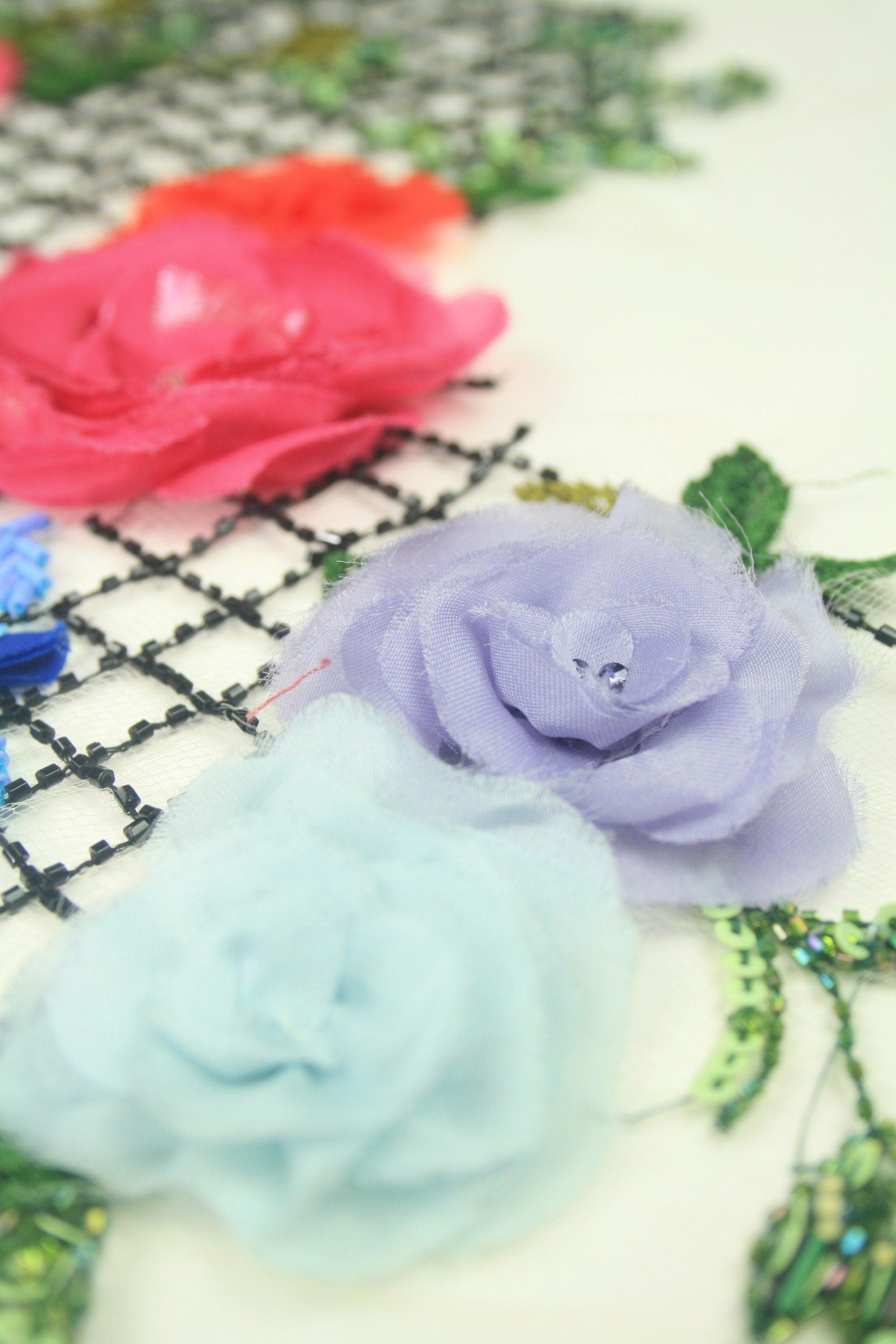 B110 - Intricate Floral Applique - Moda Artisans