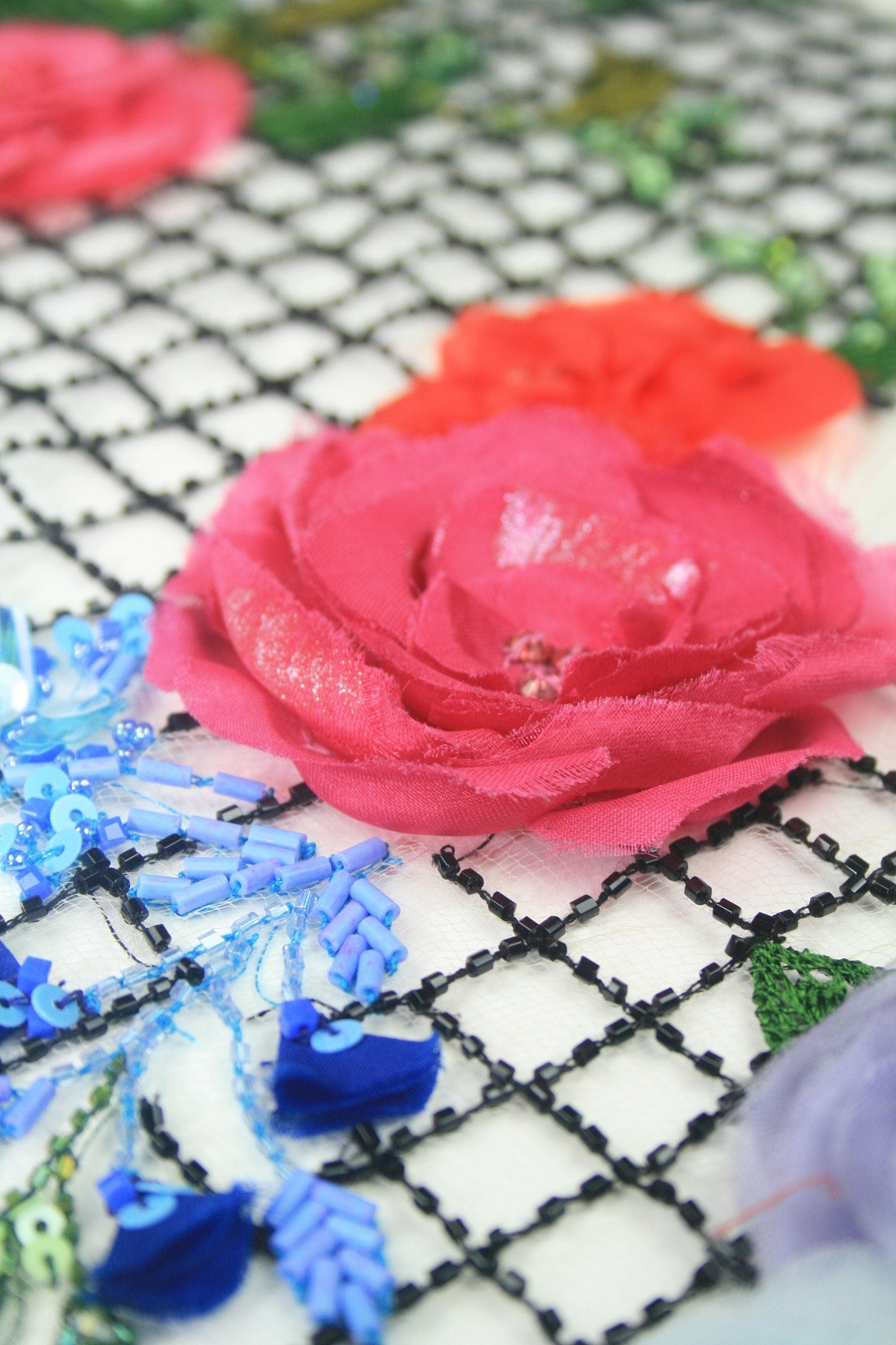 B110 - Intricate Floral Applique - Moda Artisans