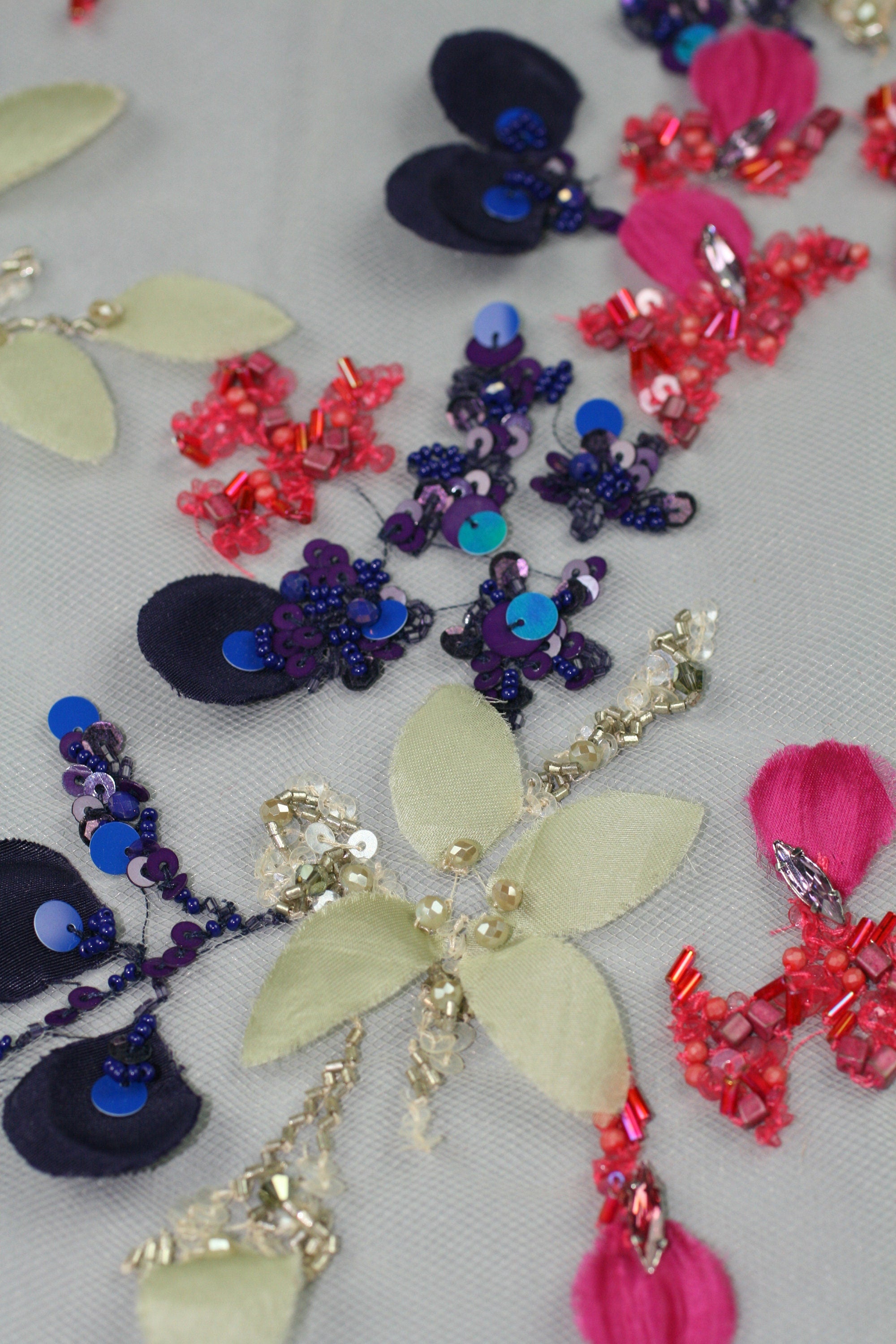 B109 - Fuchsia & Navy Beaded Floral Applique