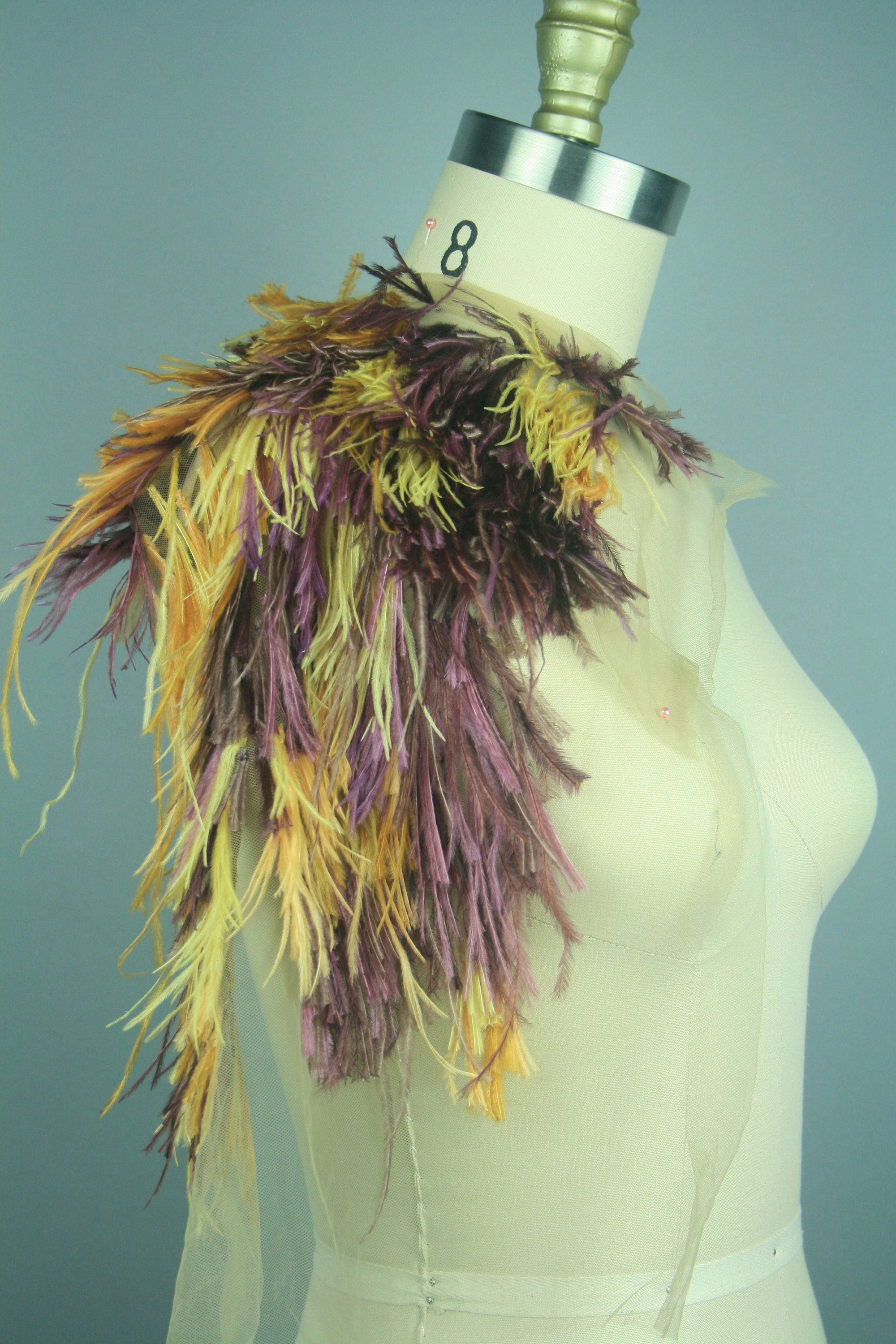 A118 - Feather on Tulle Applique