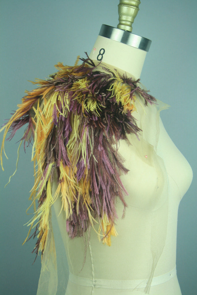 A118 - Feather on Tulle Applique
