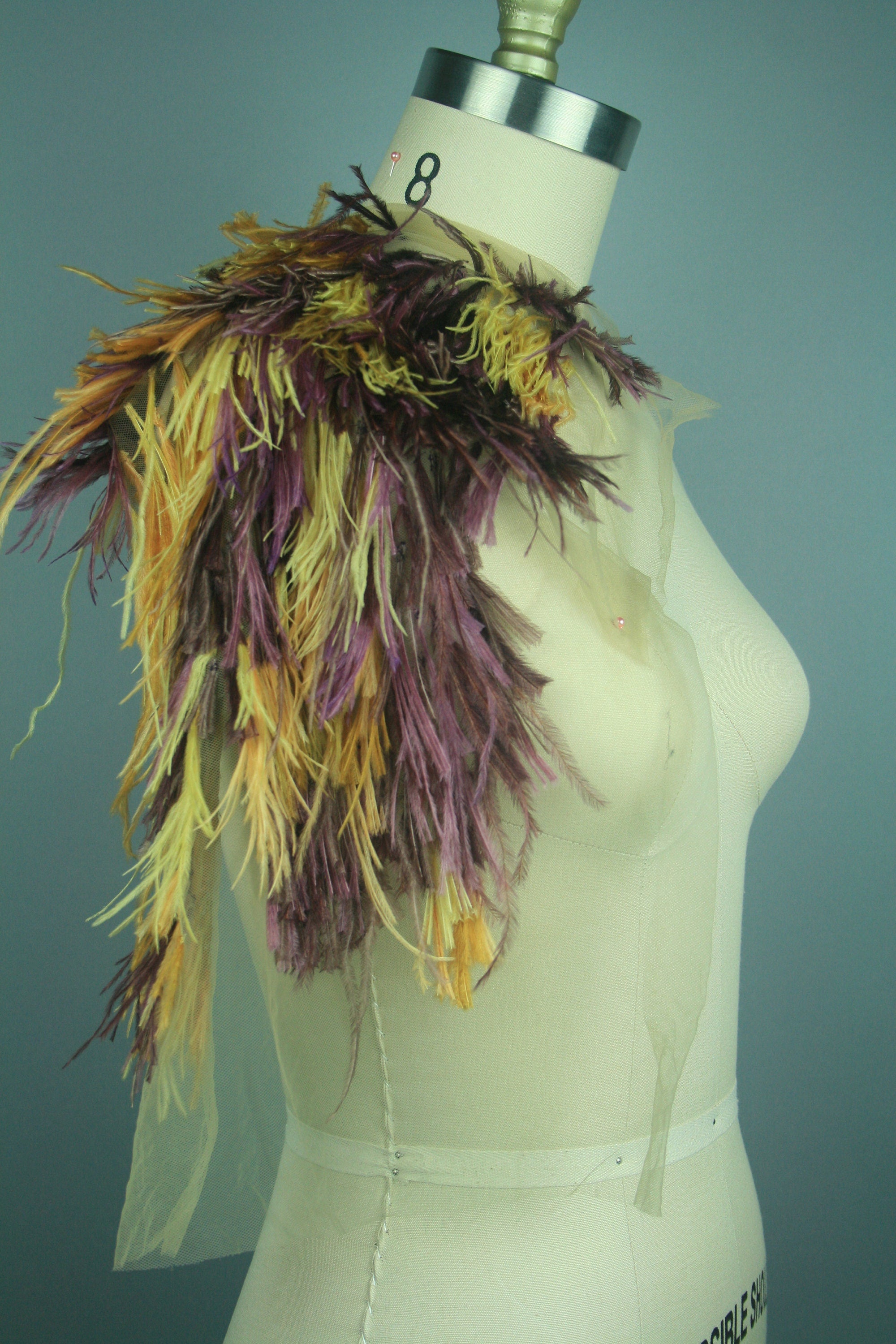 A118 - Feather on Tulle Applique