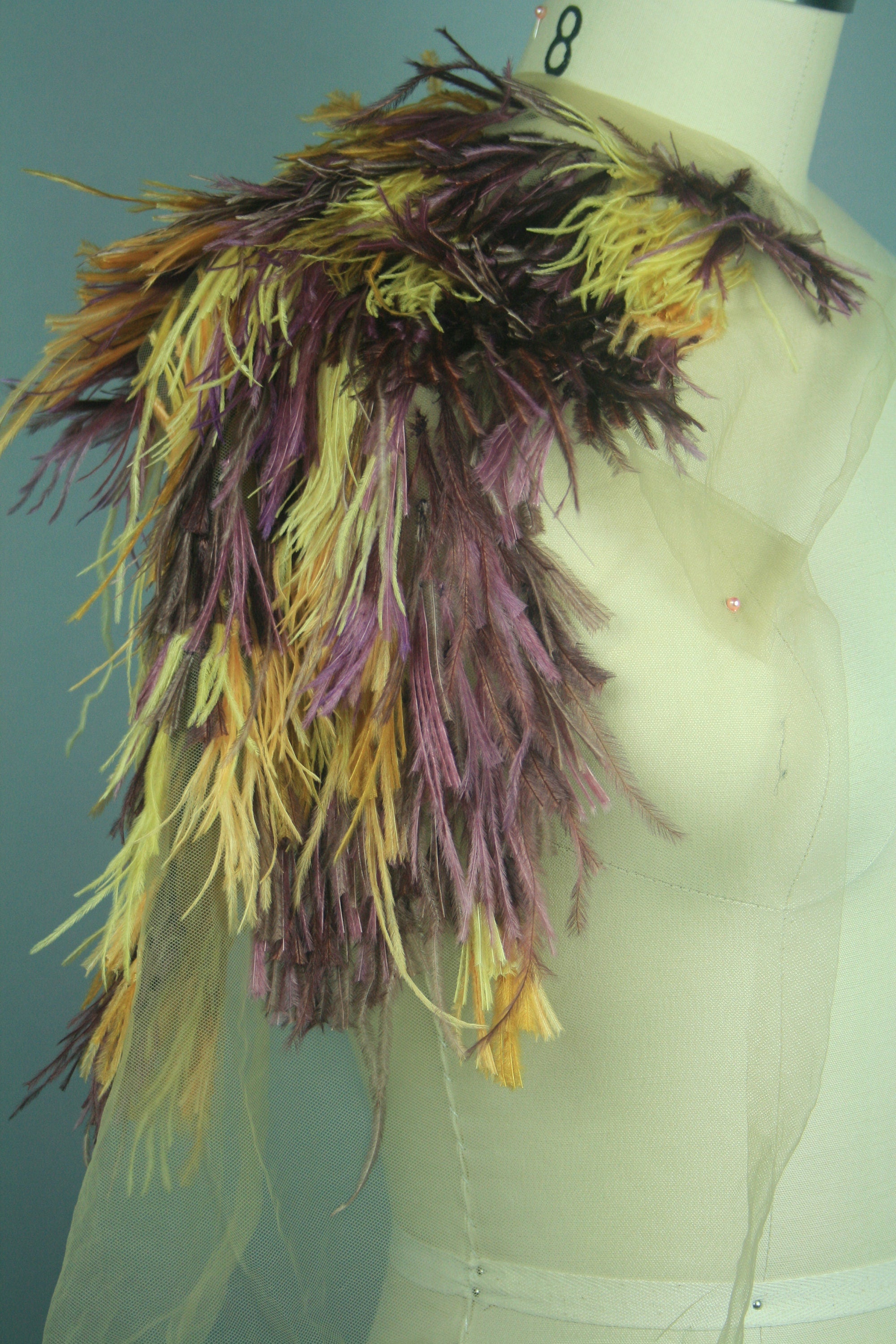 A118 - Feather on Tulle Applique