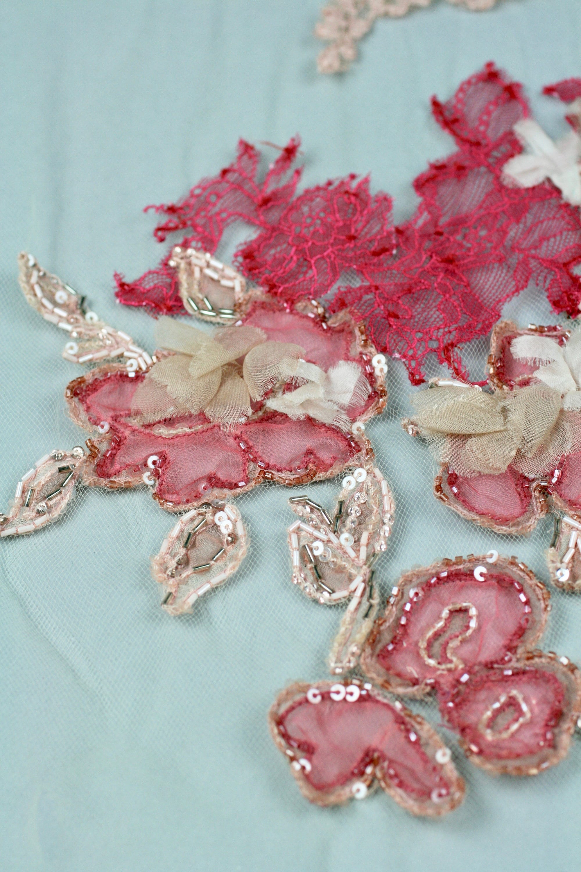 C117 - Chantilly Lace Floral Applique