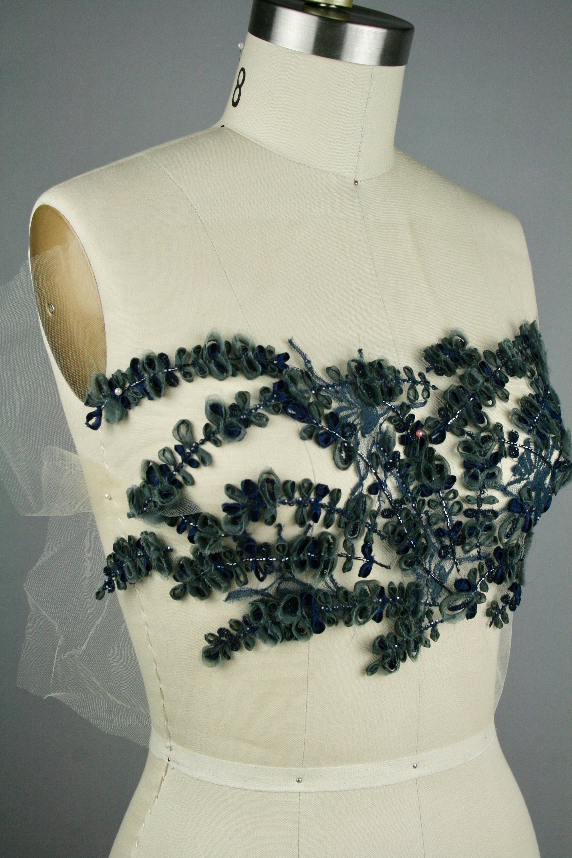 B103 - Ivy Inspired Floral Applique