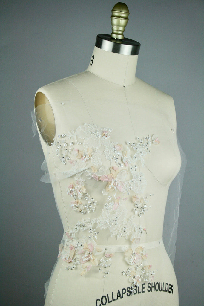 3D Delicate Feminine Floral Applique