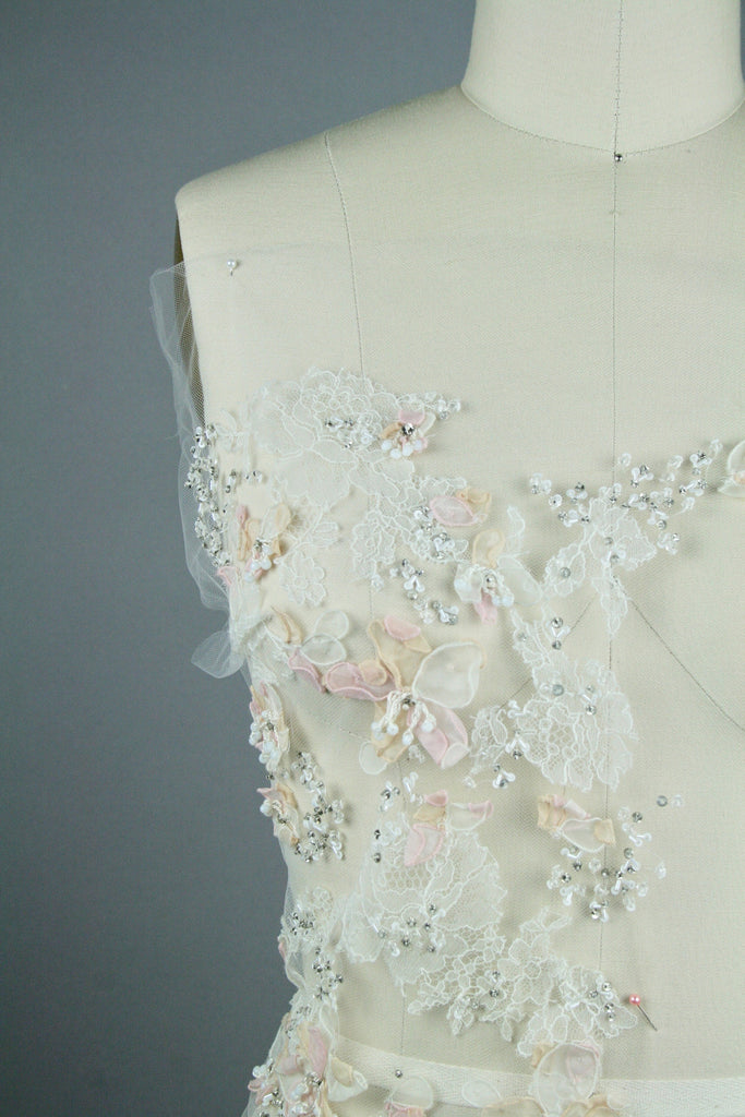 3D Delicate Feminine Floral Applique