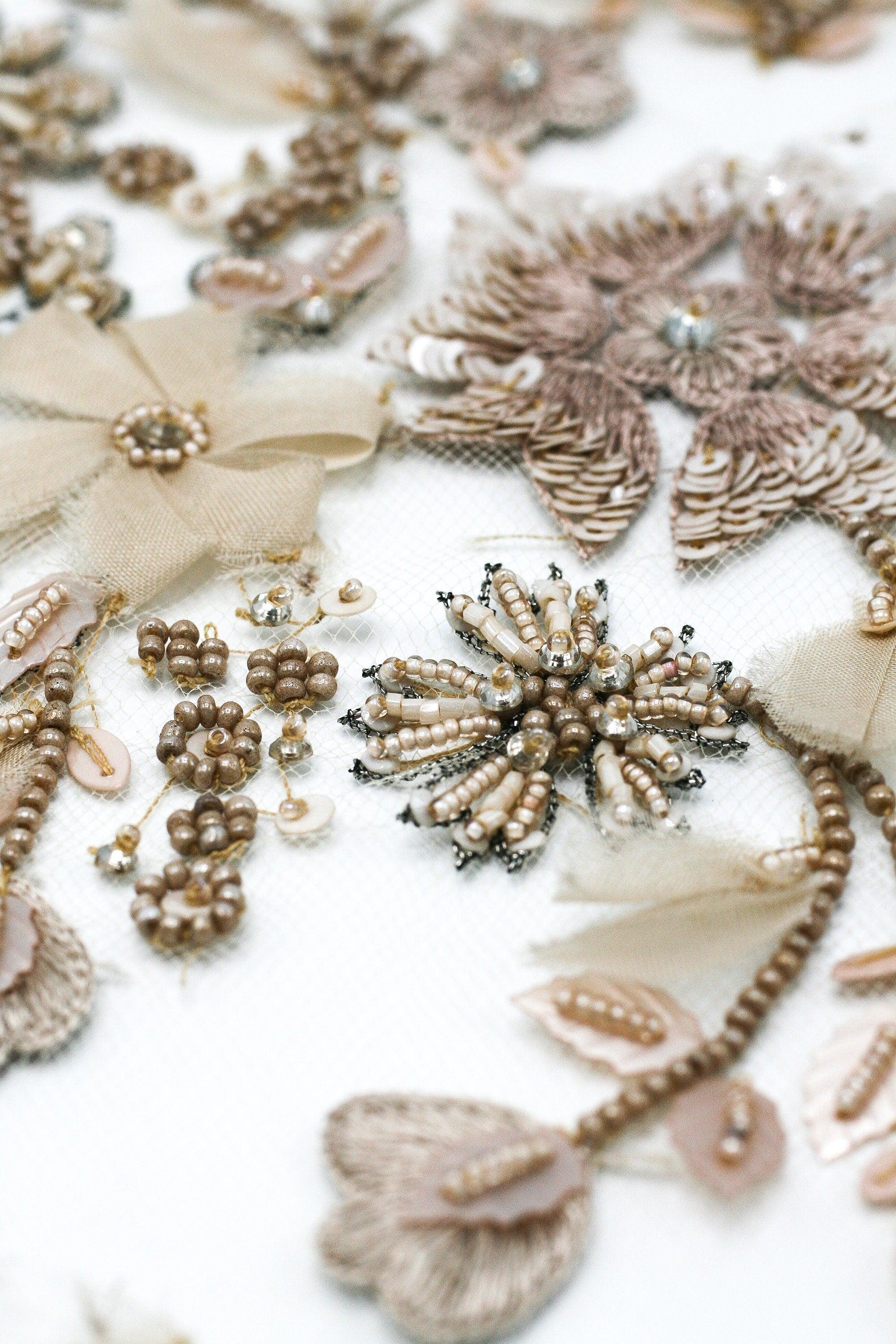 A115 - Monochromatic Beige Floral Applique - Moda Artisans