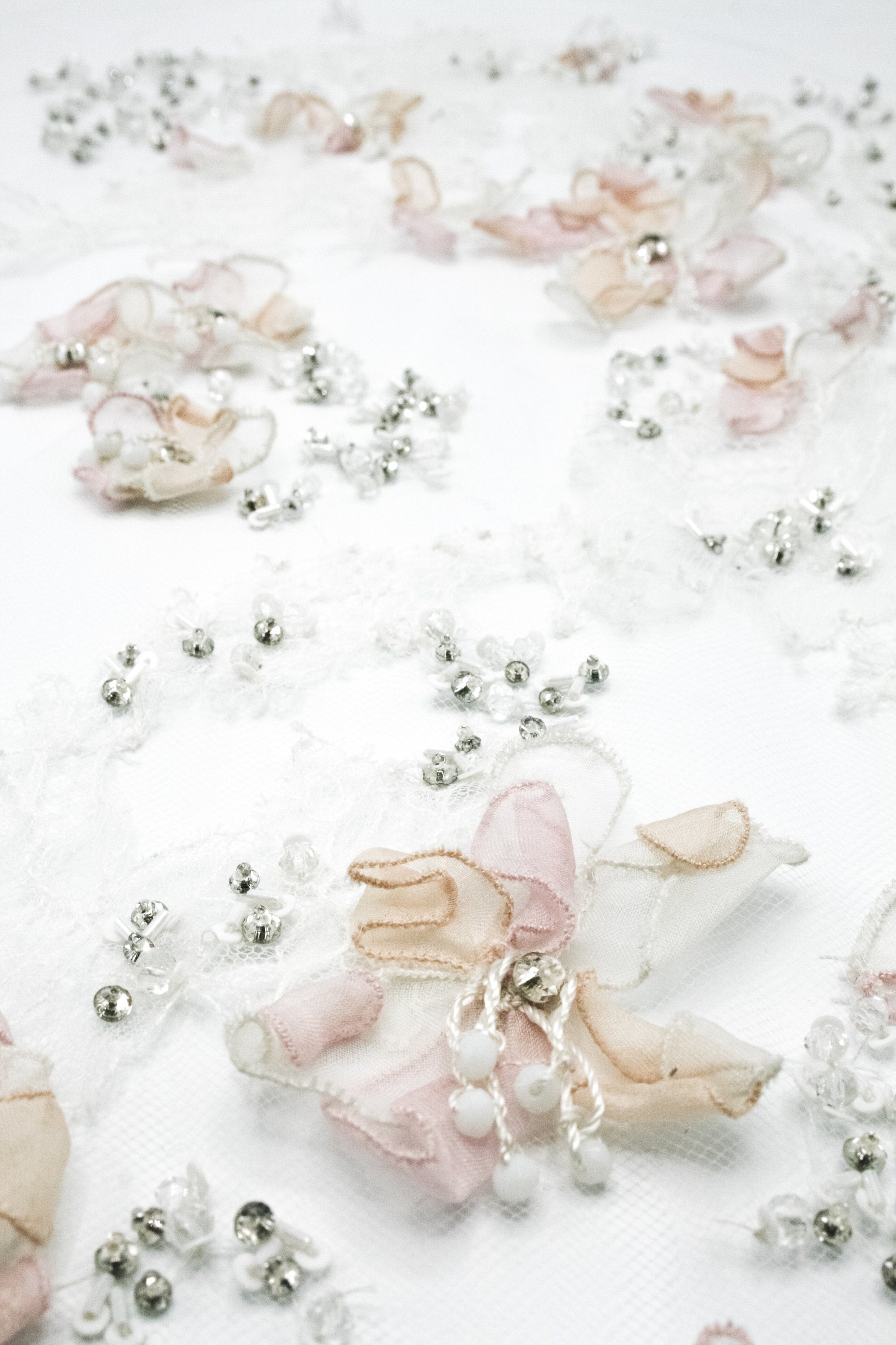 3D Delicate Feminine Floral Applique