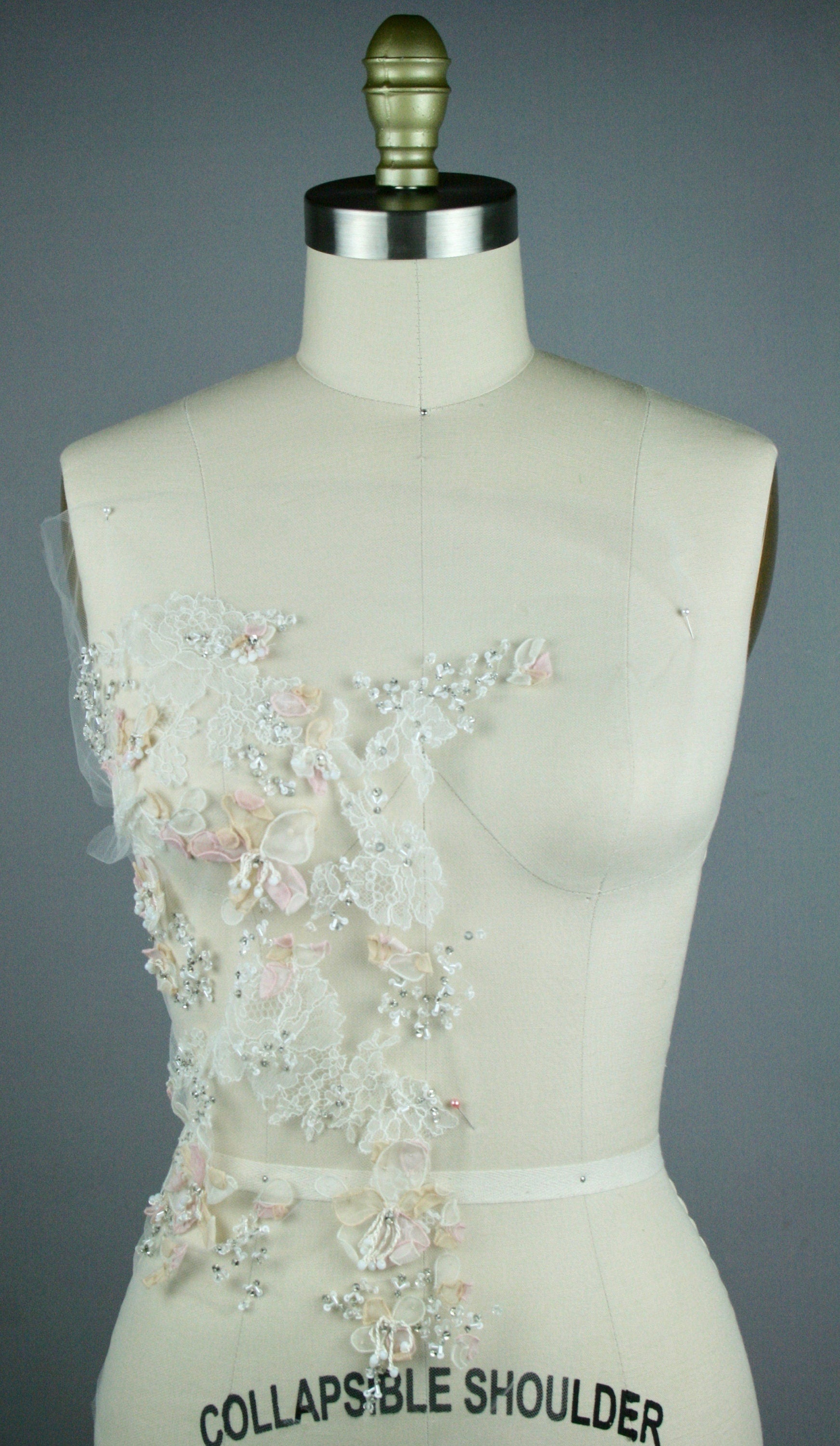 3D Delicate Feminine Floral Applique