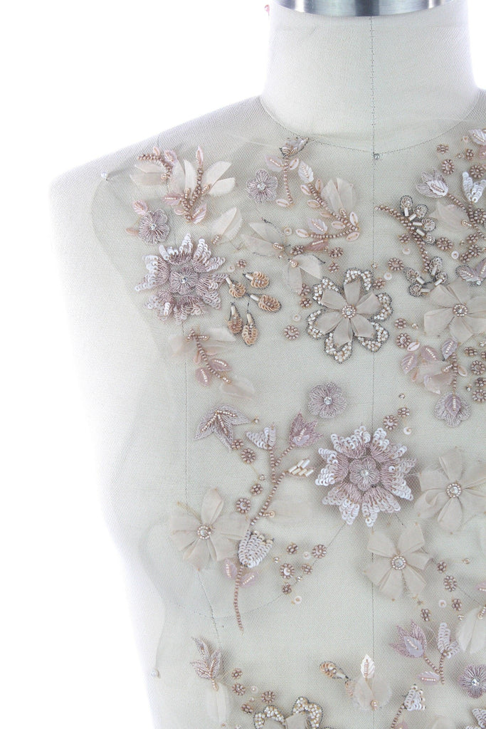 A115 - Monochromatic Beige Floral Applique - Moda Artisans