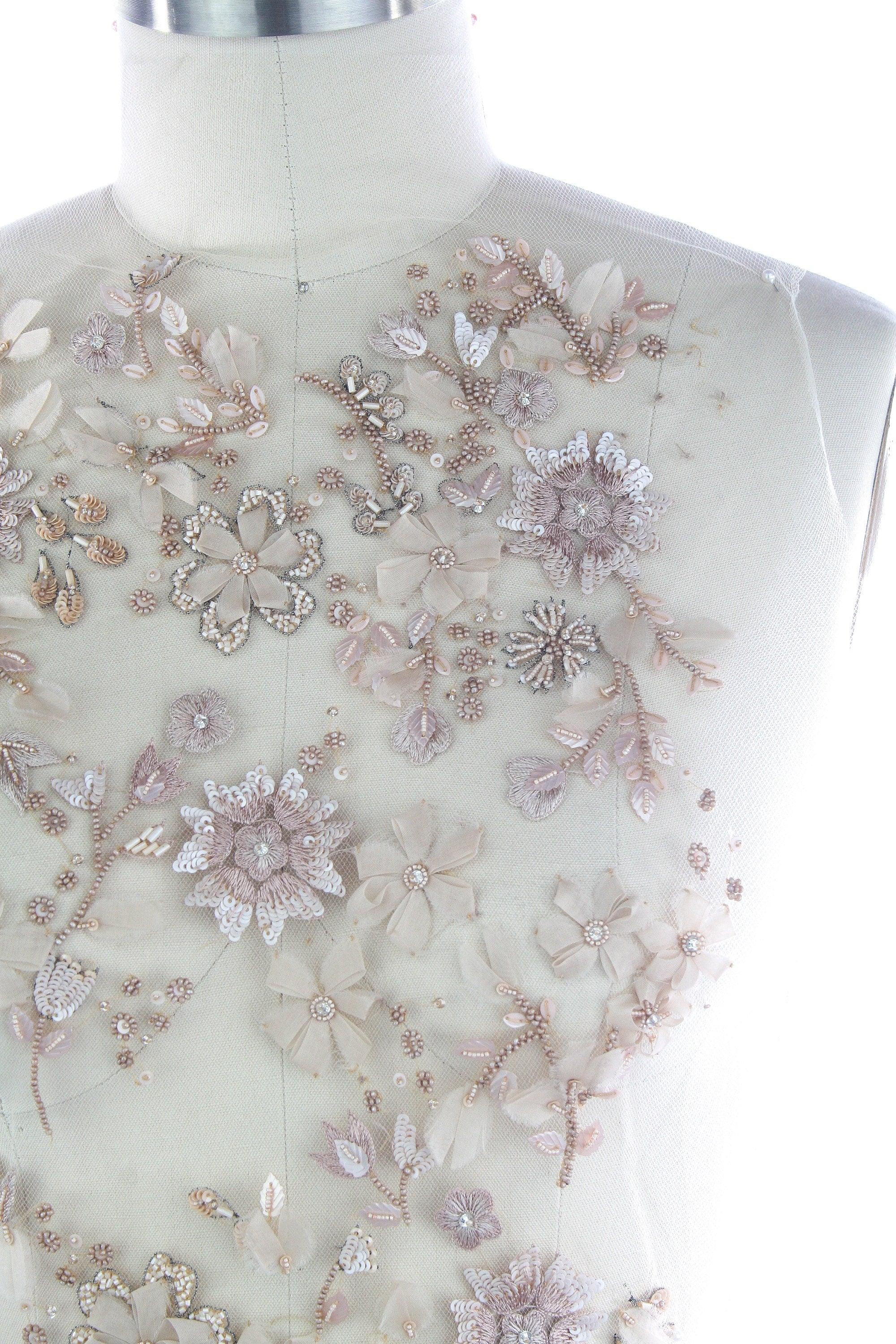 A115 - Monochromatic Beige Floral Applique - Moda Artisans