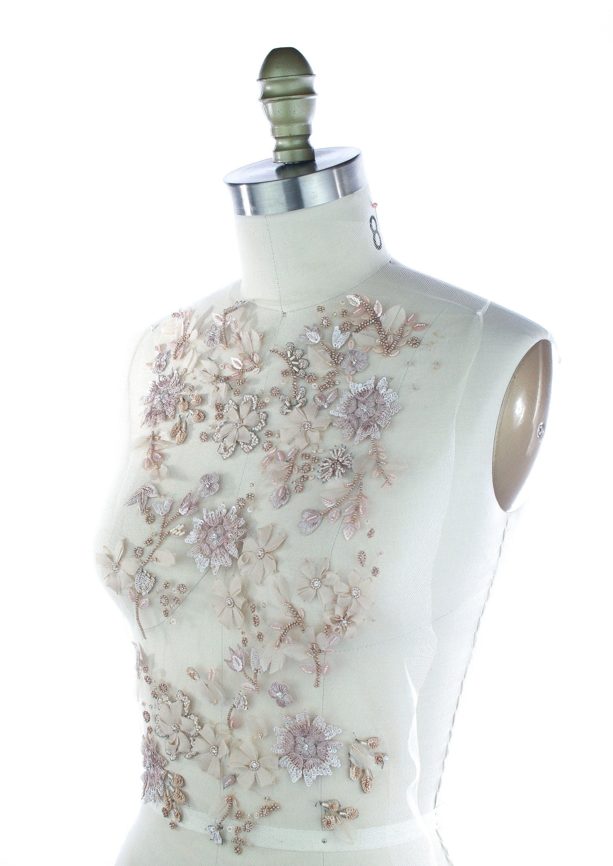 A115 - Monochromatic Beige Floral Applique - Moda Artisans