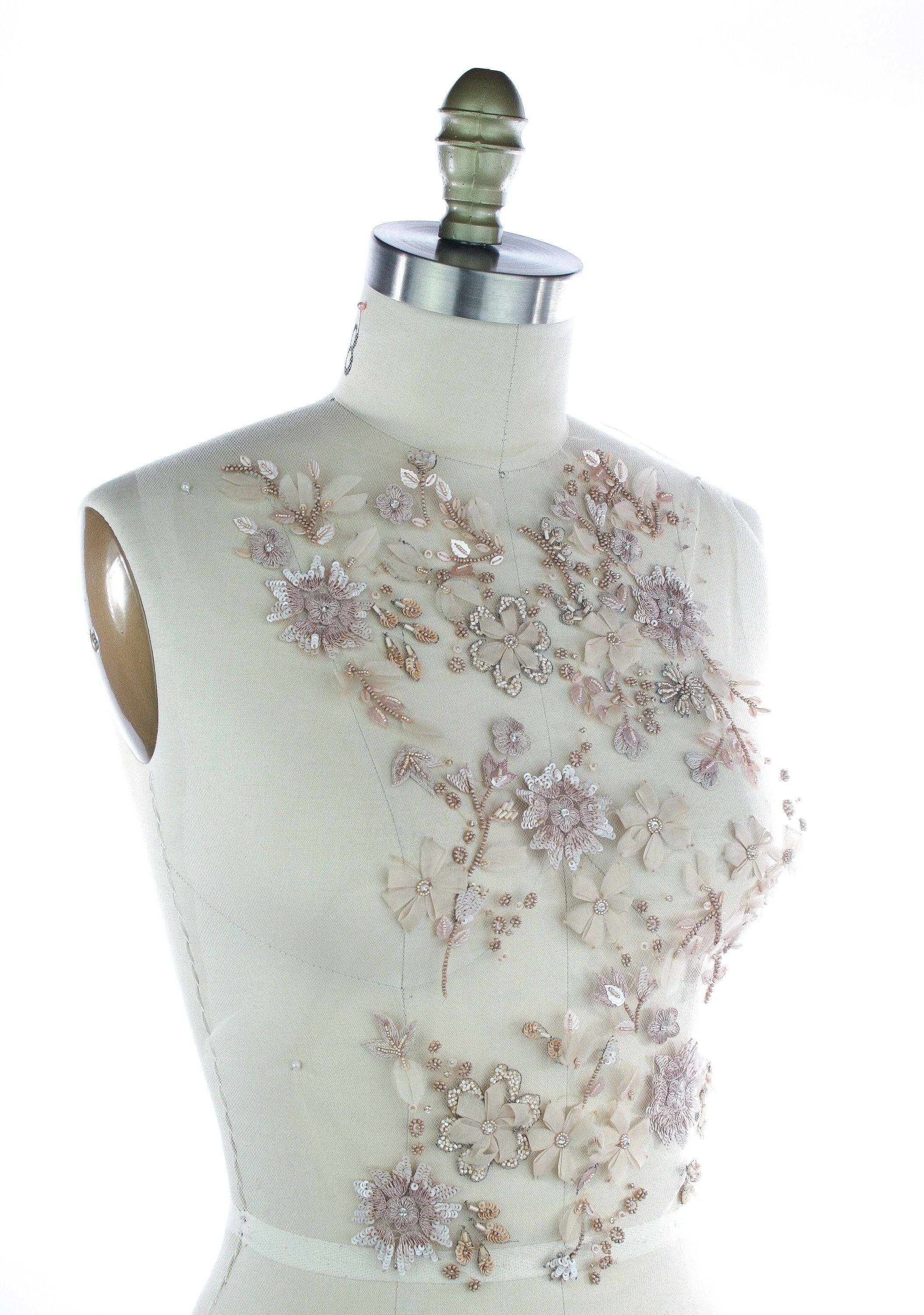 A115 - Monochromatic Beige Floral Applique - Moda Artisans