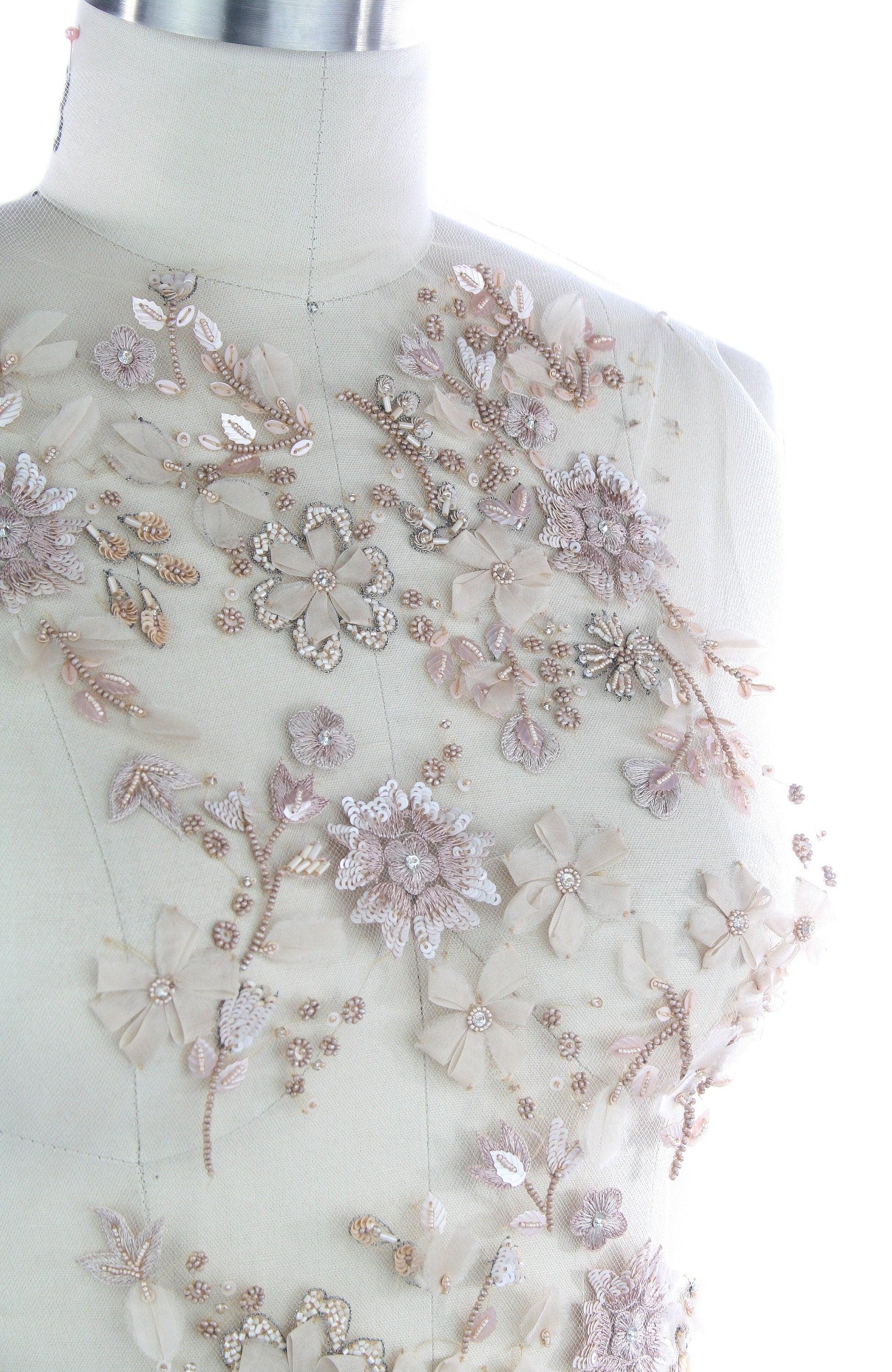 A115 - Monochromatic Beige Floral Applique - Moda Artisans