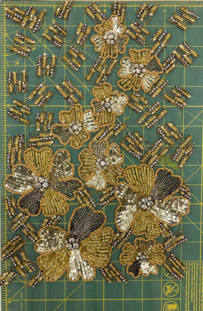 A132 - Silver & Champagne Sequined Floral Applique - Moda Artisans