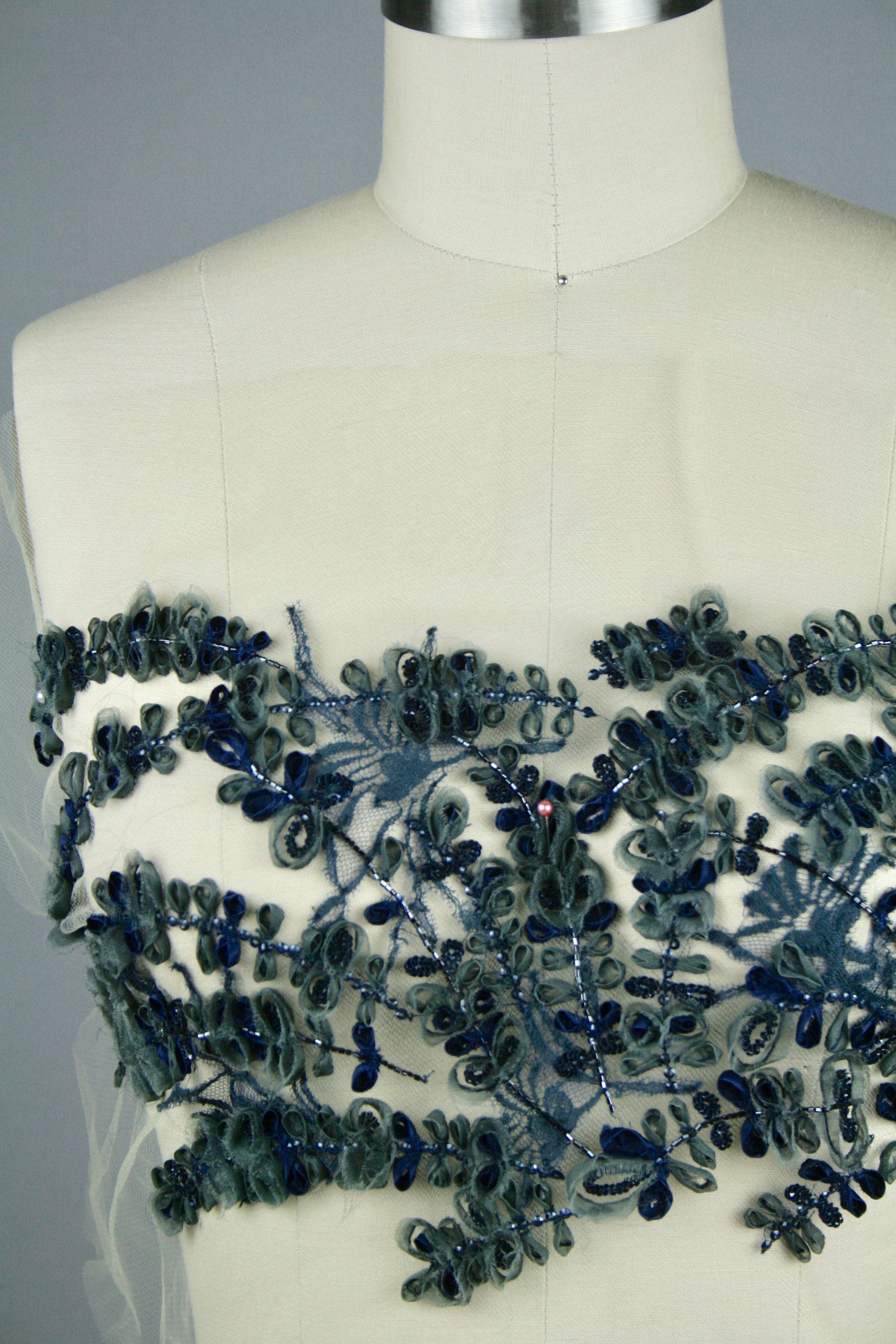 B103 - Ivy Inspired Floral Applique