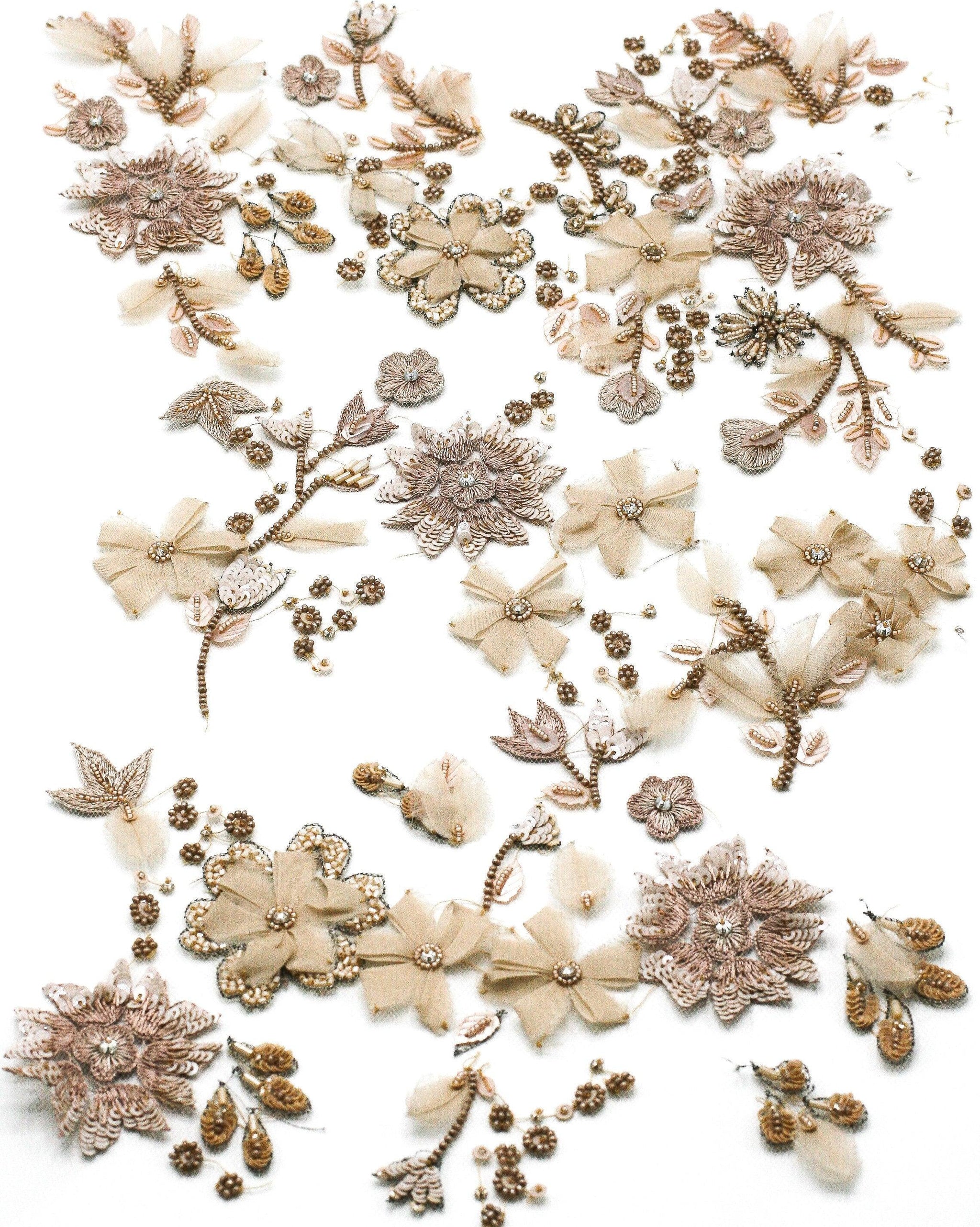 A115 - Monochromatic Beige Floral Applique - Moda Artisans