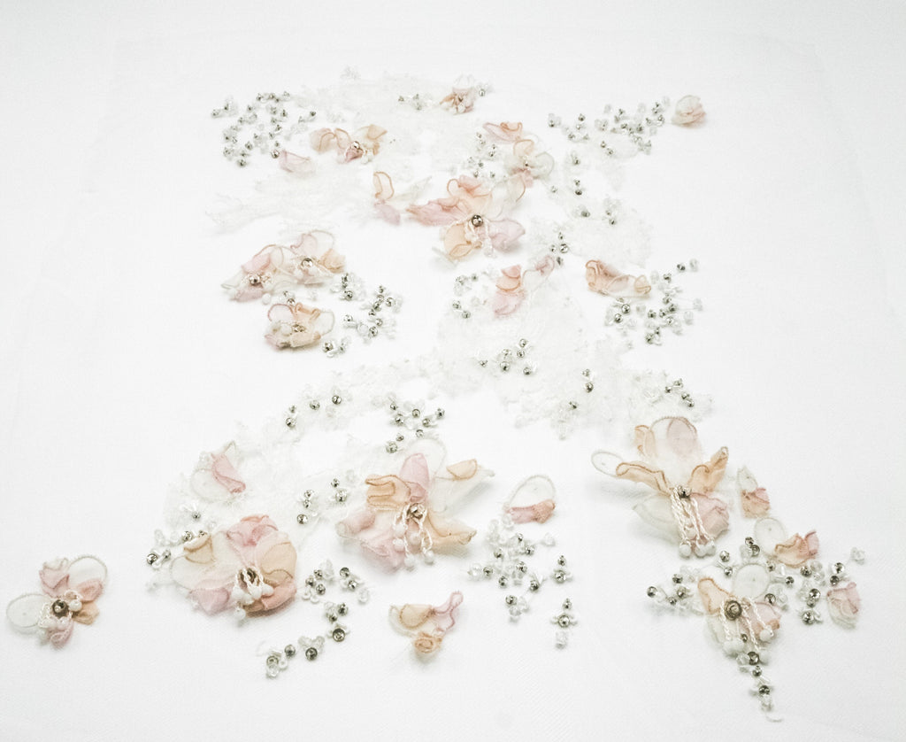 3D Delicate Feminine Floral Applique